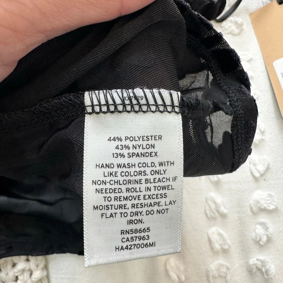 NWT Halogen Black Flocked Sleeveless Floral Top Size Small - Picture 8 of 10